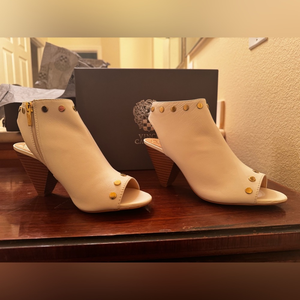 Vince Camuto Sandals